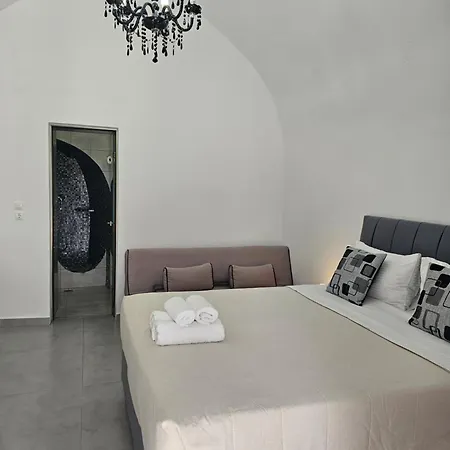 Unique Leta Fira (Santorini)